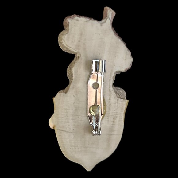 Charming Tails Leaf and Acorn Club Charter Membership Pin – Mackenzie in Acorn - Picture 4 of 6